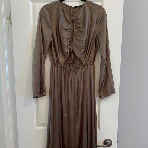 Zara - GREEN CUT OUT DRESS - Picture 2 of 3